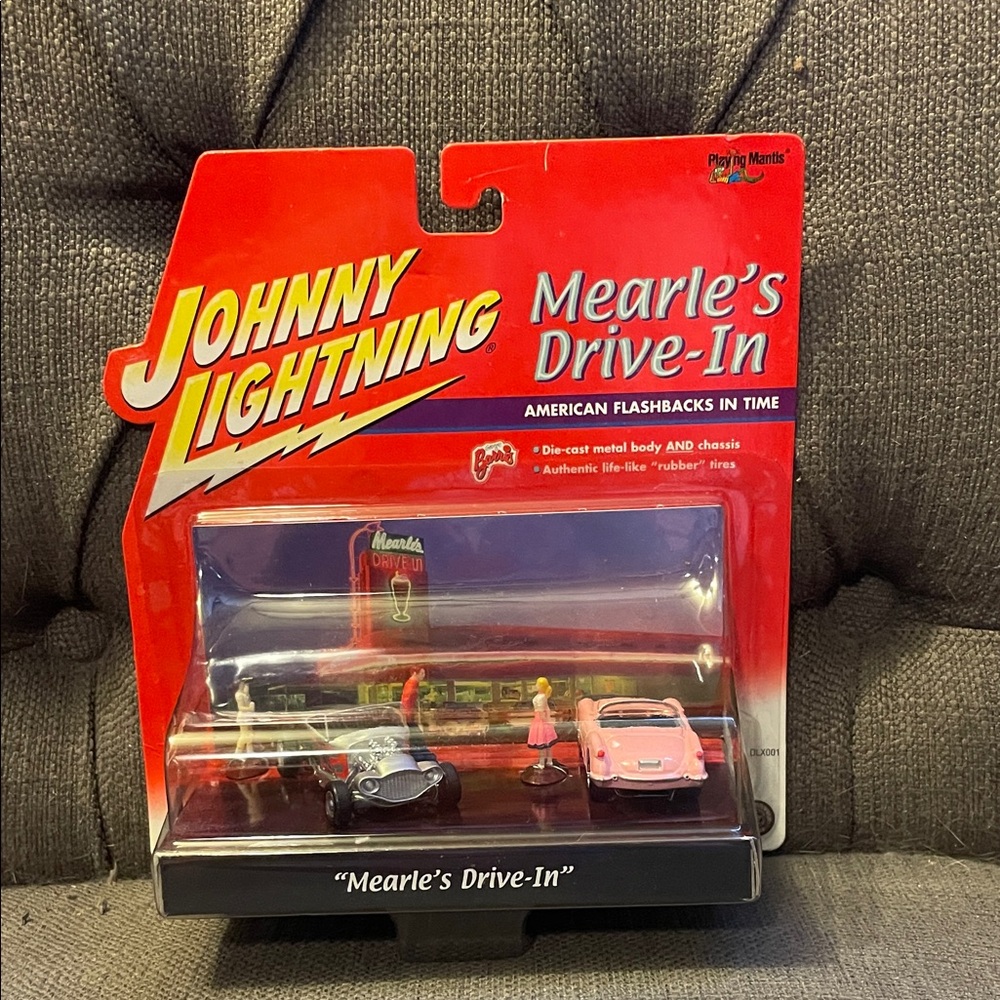 NWT Johnny Lightning Mearle's Drive-In Die-Cast Set